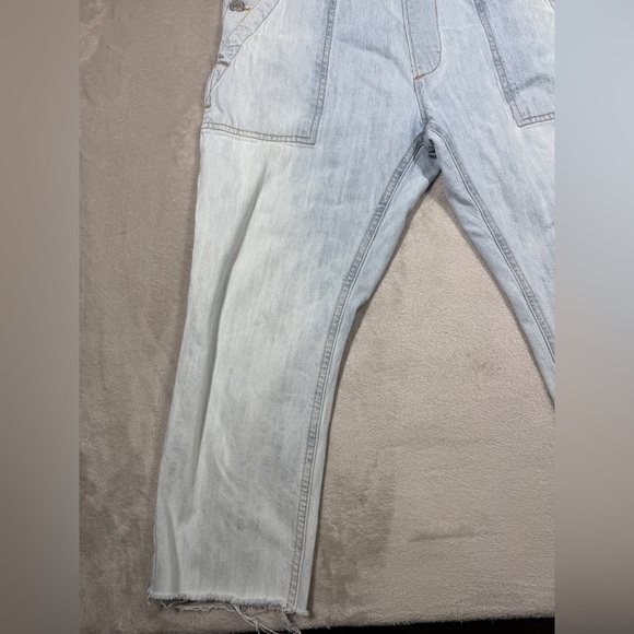 Gap Denim Bleached Wash Light Blue Jean Cropped Raw Hem Cotton Overalls Size XS - Picture 5 of 16